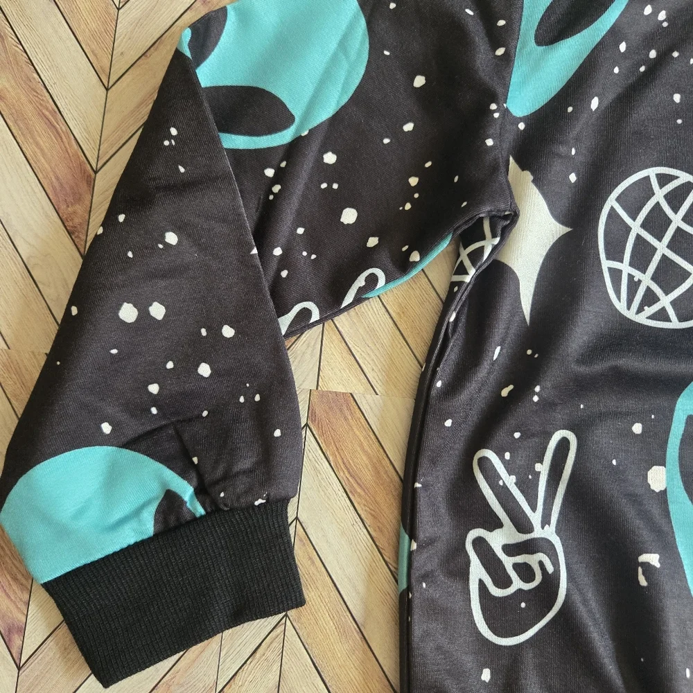 Kids Alien Space Crewneck Sweatshirt Black Teal Graphic Pullover Sweater 4-5Y